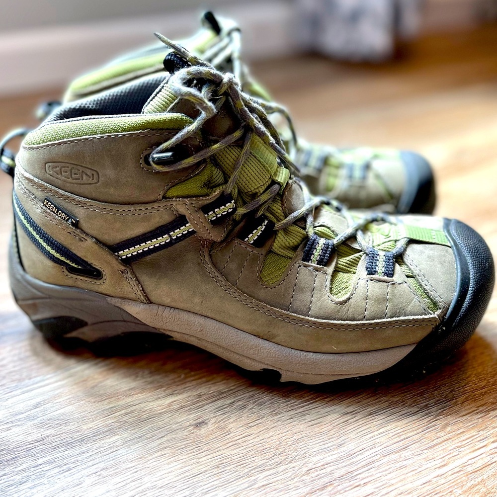 Keen women’s hiking boots